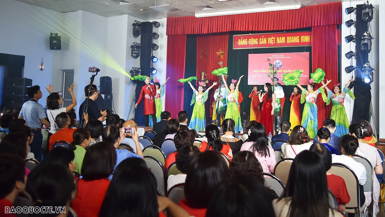 Tưng bừng Hội diễn văn nghệ quần chúng chào mừng kỷ niệm 60 năm Ngày thành lập Cục Phục vụ Ngoại giao đoàn