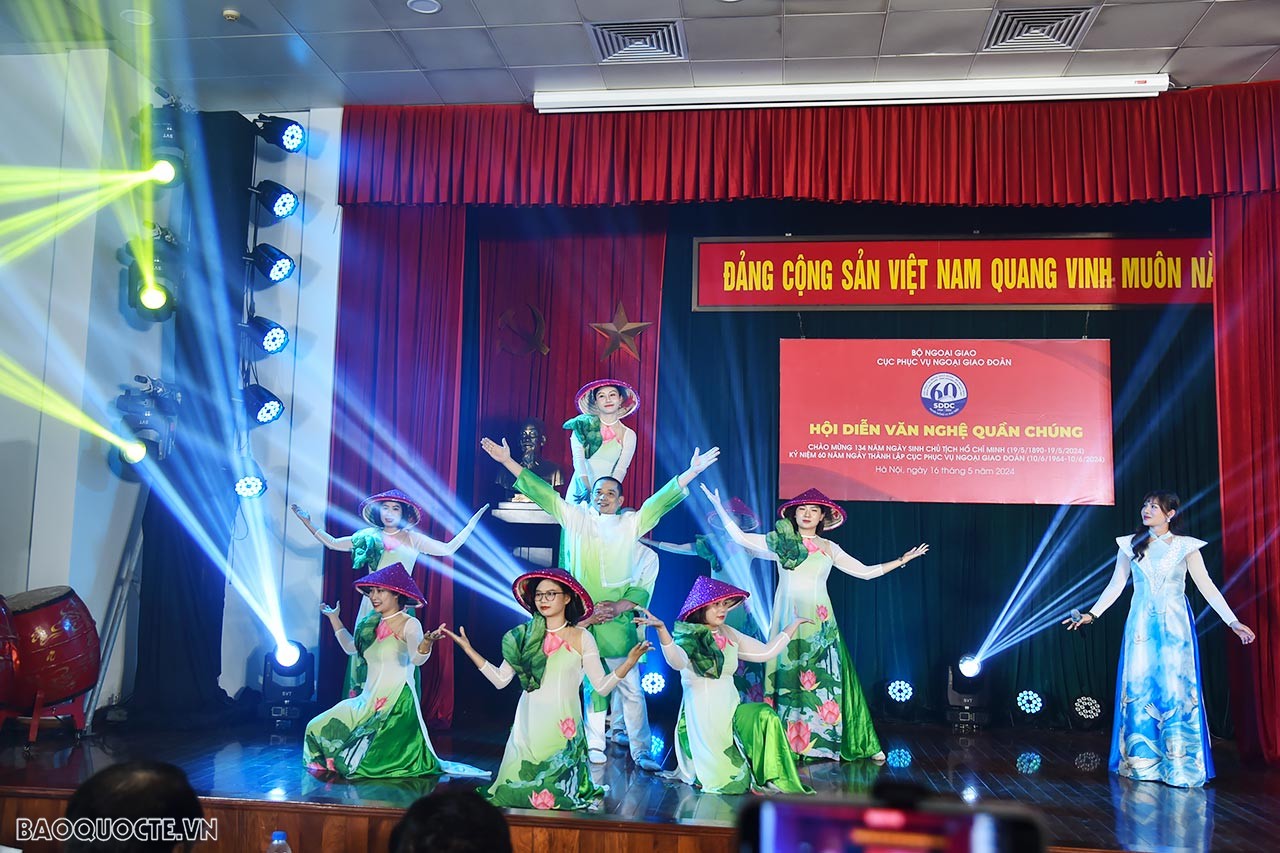 Tưng bừng Hội diễn văn nghệ quần chúng chào mừng kỷ niệm 60 năm Ngày thành lập Cục Phục vụ Ngoại giao đoàn