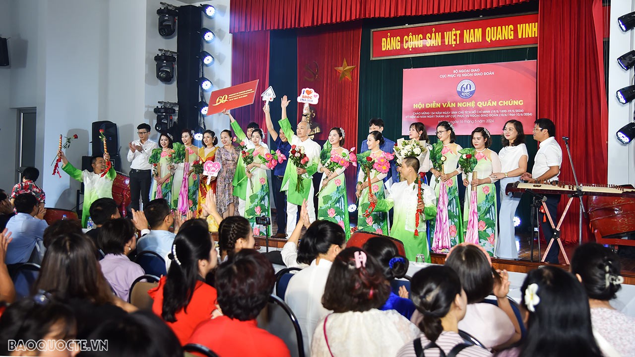 Tưng bừng Hội diễn văn nghệ quần chúng chào mừng kỷ niệm 60 năm Ngày thành lập Cục Phục vụ Ngoại giao đoàn