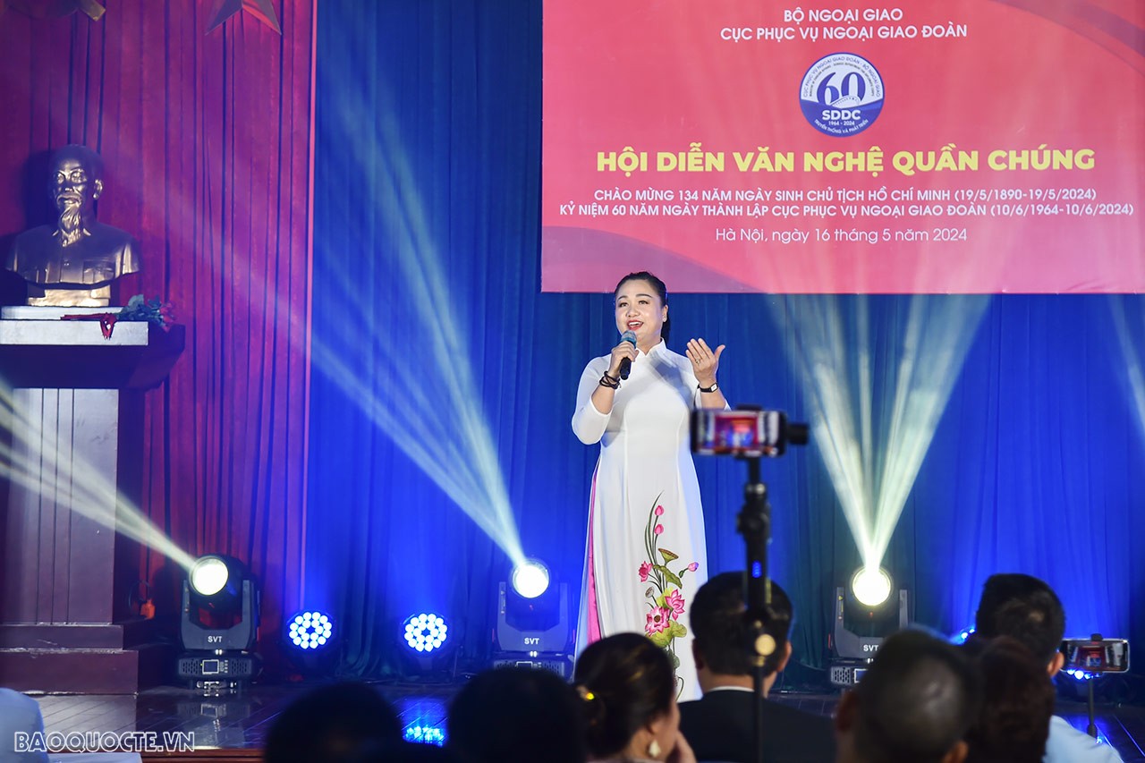 Tưng bừng Hội diễn văn nghệ quần chúng chào mừng kỷ niệm 60 năm Ngày thành lập Cục Phục vụ Ngoại giao đoàn