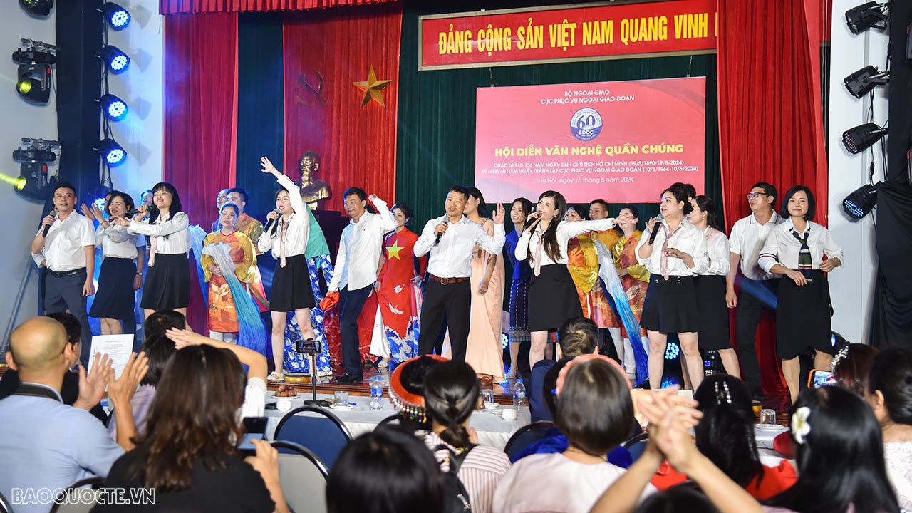 Tưng bừng Hội diễn văn nghệ quần chúng chào mừng kỷ niệm 60 năm Ngày thành lập Cục Phục vụ Ngoại giao đoàn