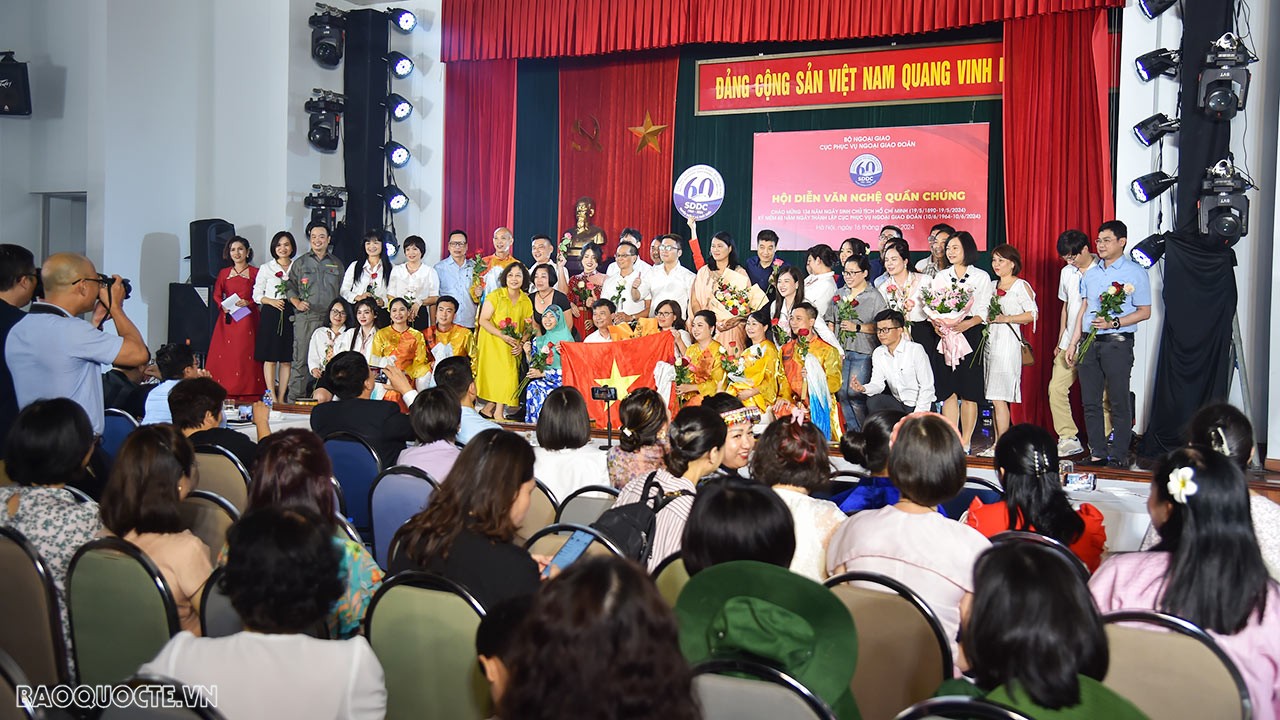 Tưng bừng Hội diễn văn nghệ quần chúng chào mừng kỷ niệm 60 năm Ngày thành lập Cục Phục vụ Ngoại giao đoàn