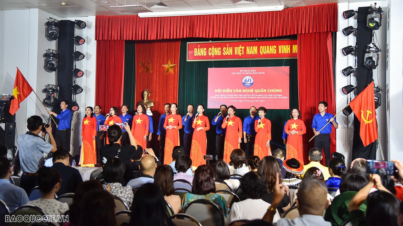 Tưng bừng Hội diễn văn nghệ quần chúng chào mừng kỷ niệm 60 năm Ngày thành lập Cục Phục vụ Ngoại giao đoàn