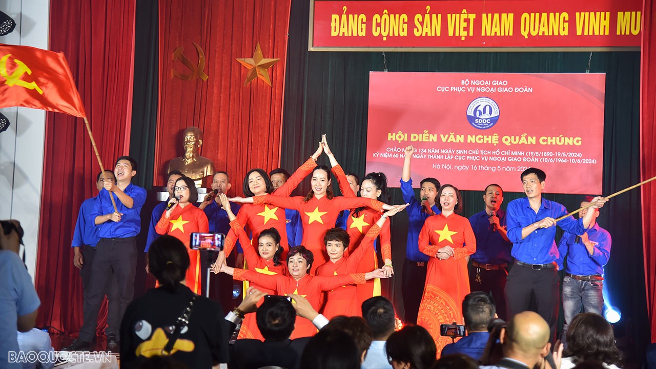 Tưng bừng Hội diễn văn nghệ quần chúng chào mừng kỷ niệm 60 năm Ngày thành lập Cục Phục vụ Ngoại giao đoàn