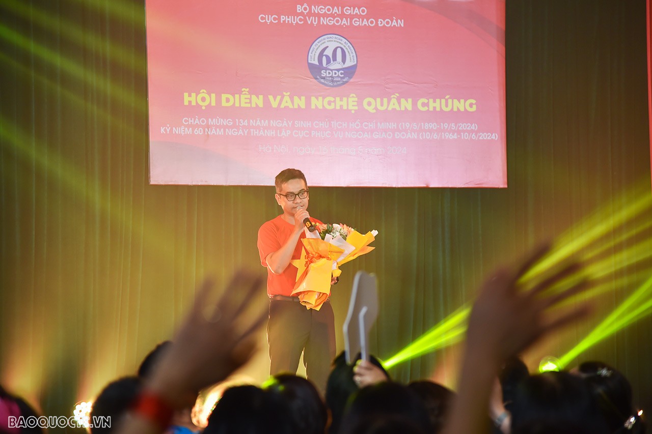 Tưng bừng Hội diễn văn nghệ quần chúng chào mừng kỷ niệm 60 năm Ngày thành lập Cục Phục vụ Ngoại giao đoàn