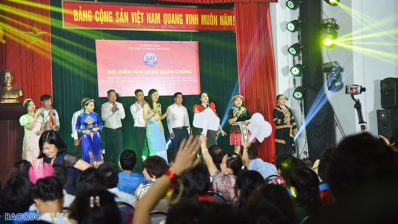 Tưng bừng Hội diễn văn nghệ quần chúng chào mừng kỷ niệm 60 năm Ngày thành lập Cục Phục vụ Ngoại giao đoàn