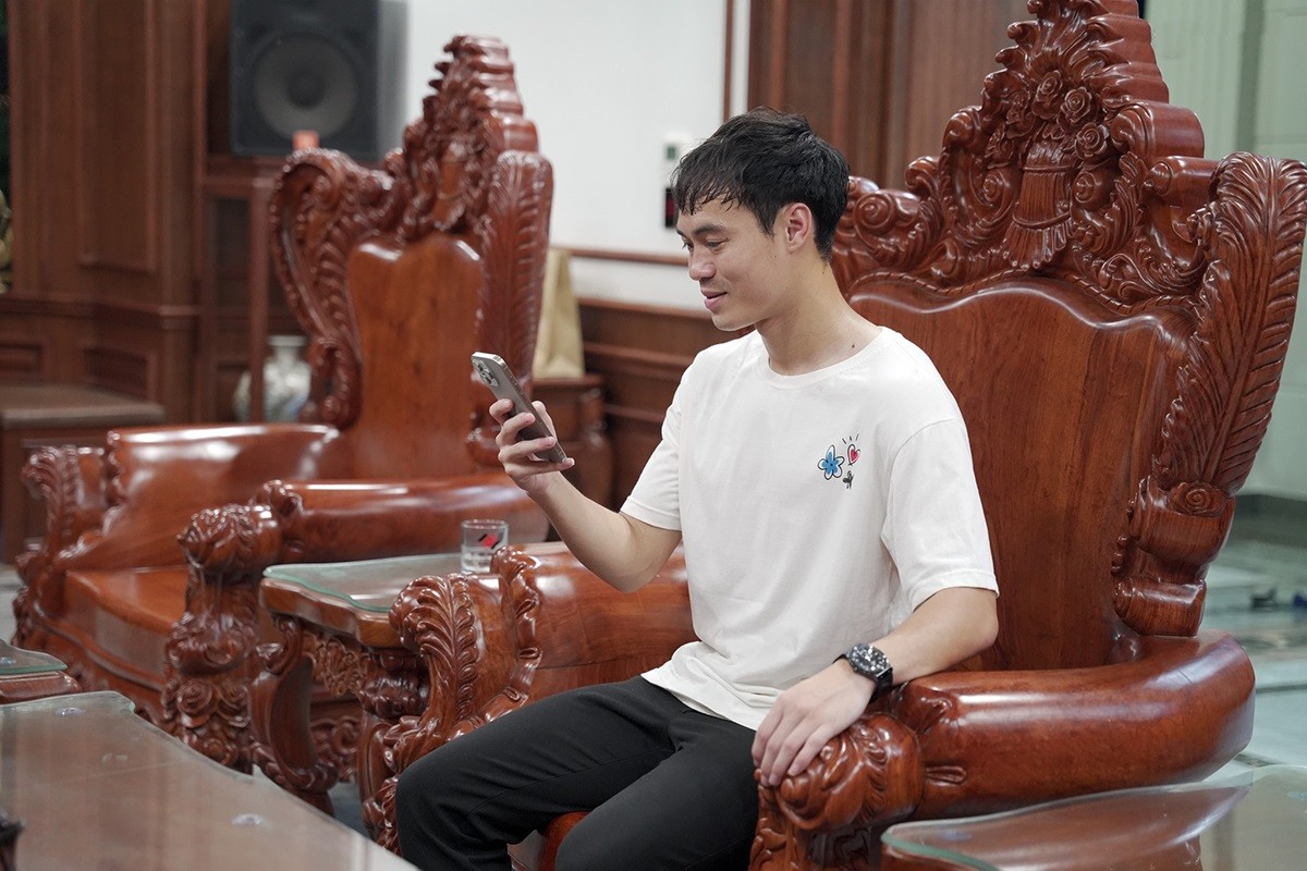 Hình ảnh ngôi nhà phong cách tân cổ điển của Văn Toàn ở quê nhà Hải Dương