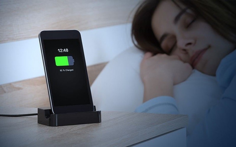 3 sai lầm khi sạc khiến cho smartphone nhanh hỏng 3 sai lầm khi sạc khiến cho smartphone nhanh hỏng