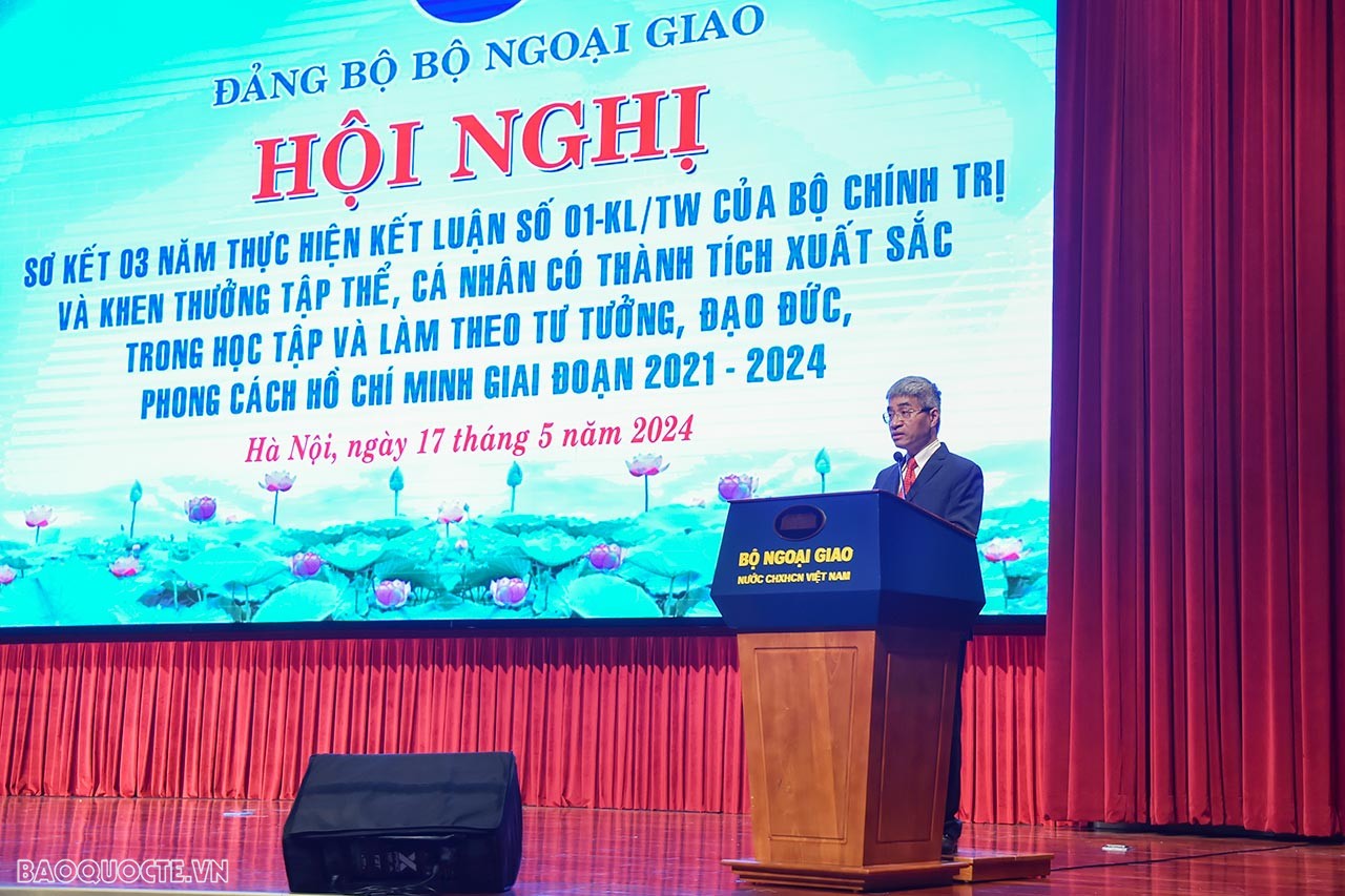 Phát động thi đua ‘cán bộ, đảng viên Đảng bộ Bộ Ngoại giao học tập và làm theo phong cách ngoại giao Hồ Chí Minh’ Phát động thi đua ‘cán bộ, đảng viên Đảng bộ Bộ Ngoại giao học tập và làm theo phong cách ngoại giao Hồ Chí Minh’