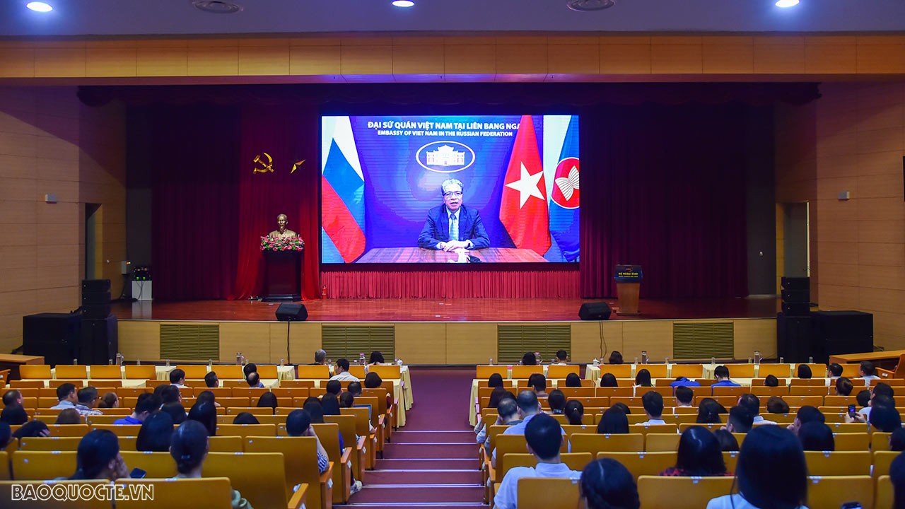 Phát động thi đua ‘cán bộ, đảng viên Đảng bộ Bộ Ngoại giao học tập và làm theo phong cách ngoại giao Hồ Chí Minh’ Phát động thi đua ‘cán bộ, đảng viên Đảng bộ Bộ Ngoại giao học tập và làm theo phong cách ngoại giao Hồ Chí Minh’