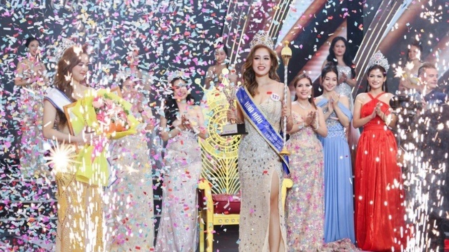 Nguyễn Thị Tuyết Hồng giành vương miện Hoa hậu Doanh nhân quốc gia Việt Nam 2024