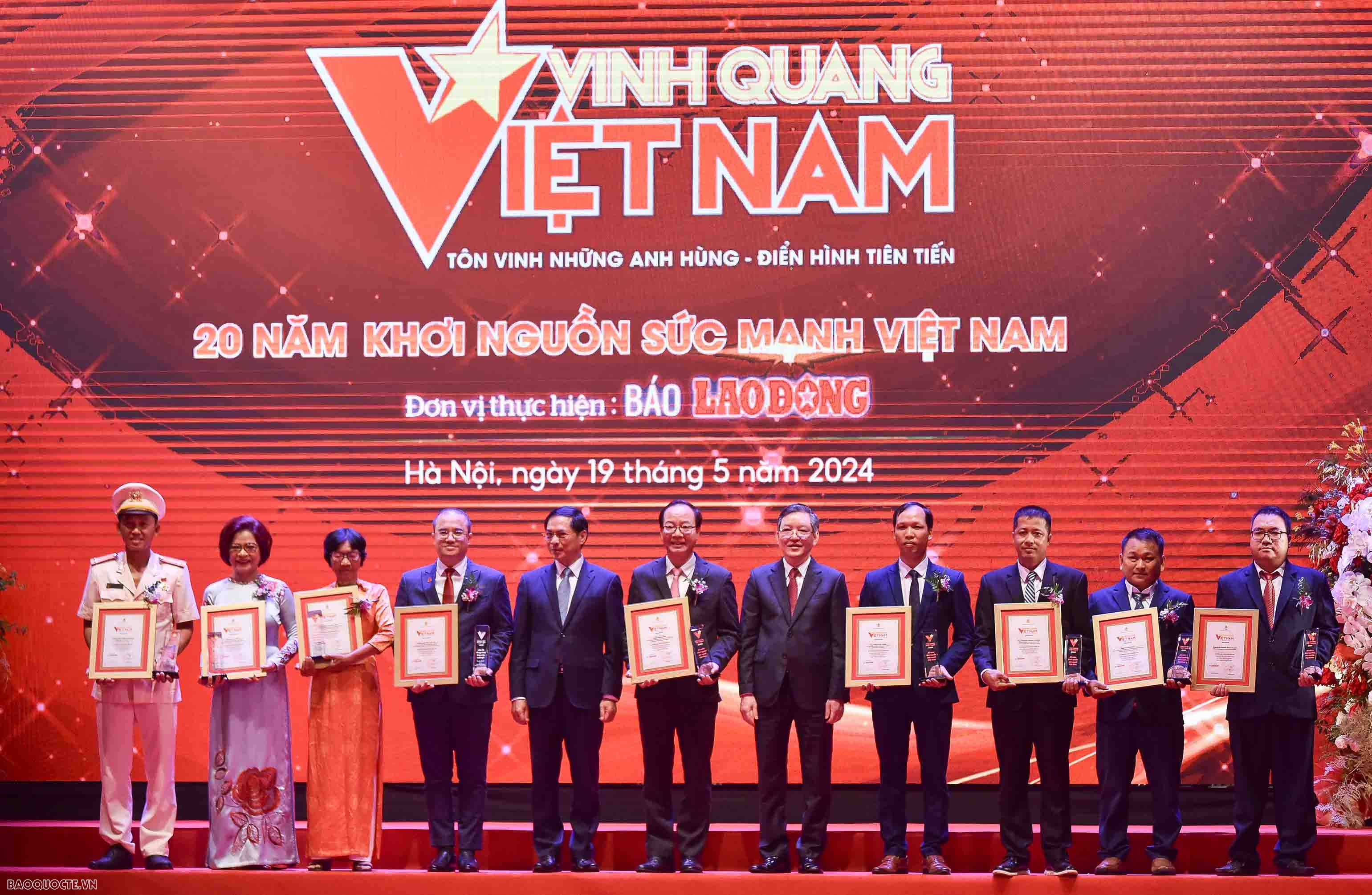 Vụ Ngoại giao Văn hóa và UNESCO được vinh danh tại Chương trình Vinh quang Việt Nam Vụ Ngoại giao Văn hóa và UNESCO được vinh danh tại Chương trình Vinh quang Việt Nam