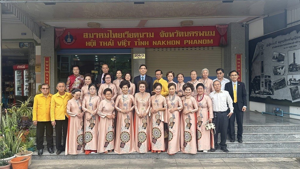 Lễ kỷ niệm 134 năm ngày sinh Chủ tịch Hồ Chí Minh tại Nakhon Phanom Lễ kỷ niệm 134 năm ngày sinh Chủ tịch Hồ Chí Minh tại Nakhon Phanom