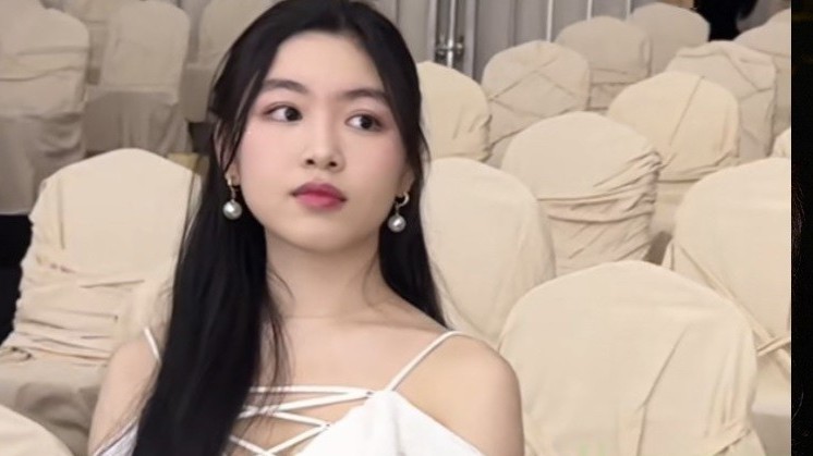 Con gái MC Quyền Linh và nhiều sao Việt yêu thích sử dụng túi Dior cỡ nhỏ