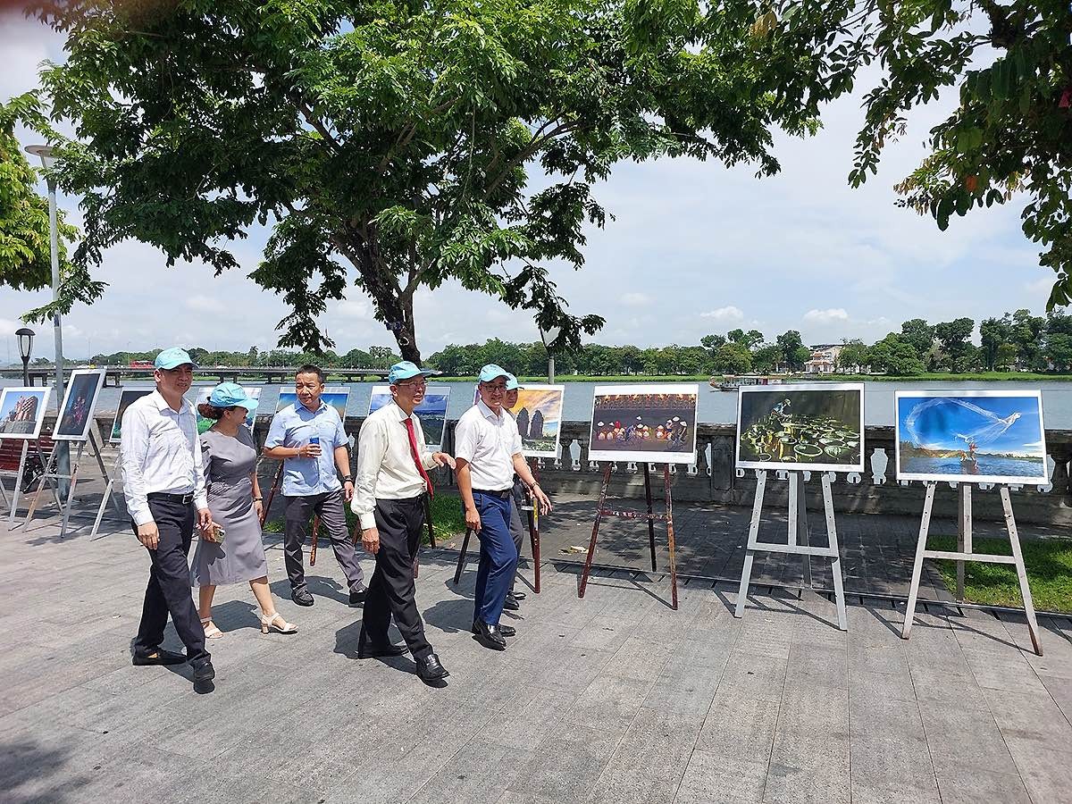 Trưng bày ảnh quảng bá du lịch Bình Định - Thừa Thiên Huế - Nghệ An tại TP. Huế Trưng bày ảnh quảng bá du lịch Bình Định - Thừa Thiên Huế - Nghệ An tại TP. Huế