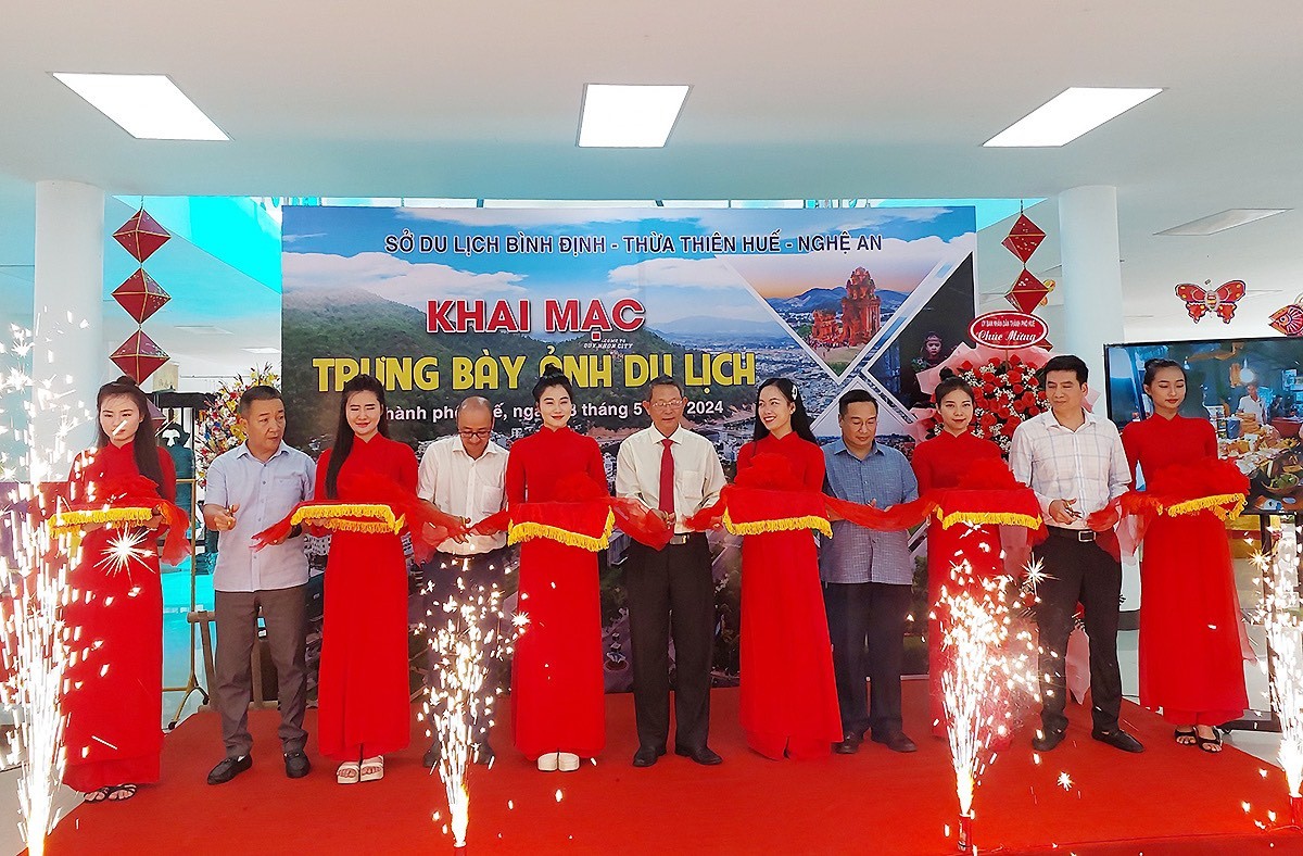 Trưng bày ảnh quảng bá du lịch Bình Định - Thừa Thiên Huế - Nghệ An tại TP. Huế Trưng bày ảnh quảng bá du lịch Bình Định - Thừa Thiên Huế - Nghệ An tại TP. Huế