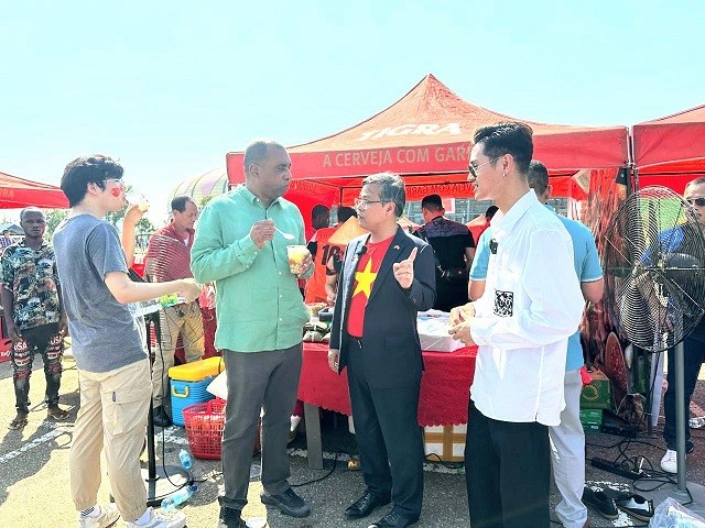 Việt Nam để lại ấn tượng sâu sắc trong sự kiện giao lưu do Bộ Ngoại giao Angola tổ chức Việt Nam để lại ấn tượng sâu sắc trong sự kiện giao lưu do Bộ Ngoại giao Angola tổ chức