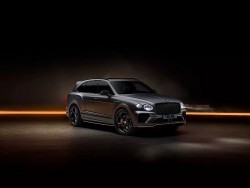 Bentley Bentayga S Black Edition chốt giá gần 17 tỷ đồng tại Việt Nam