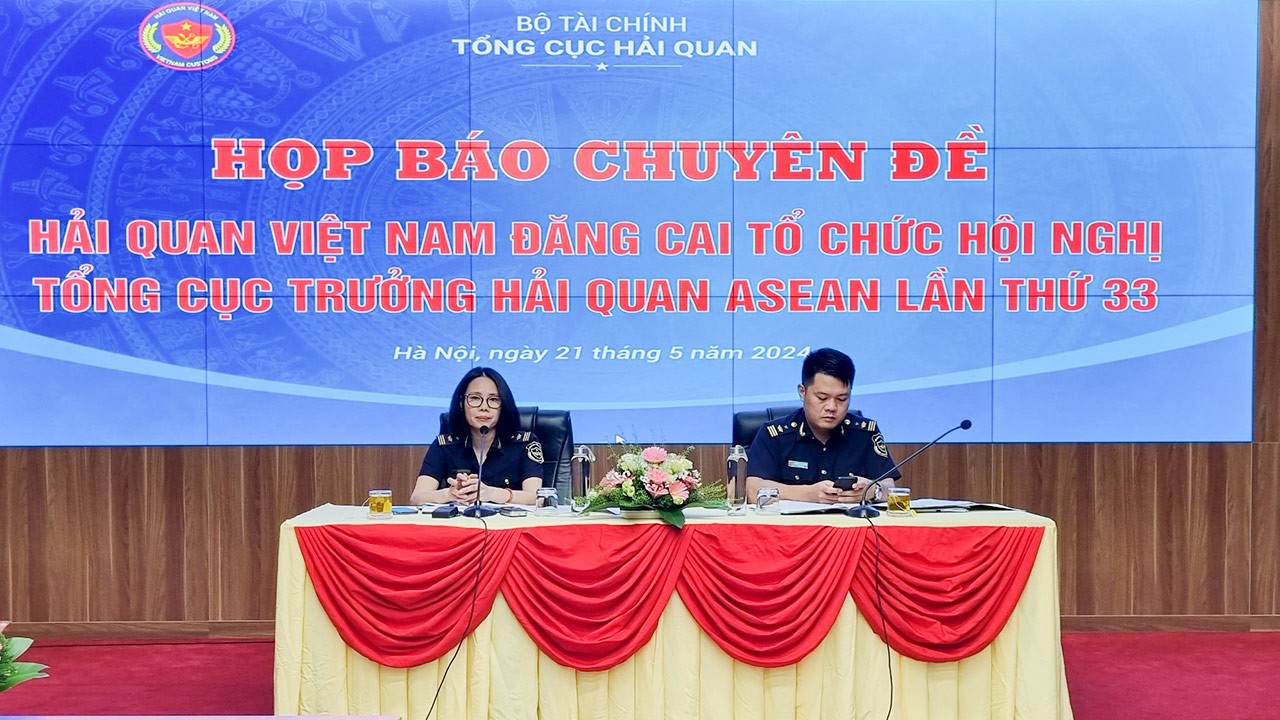 Họp báo Hội nghị Tổng cục trưởng Tổng cục Hải quan lần thứ 33. (Ảnh: T.L) Họp báo Hội nghị Tổng cục trưởng Tổng cục Hải quan lần thứ 33. (Ảnh: T.L)