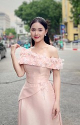 Sao Việt: Minh Thu tình tứ bên Tô Dũng, Thu Quỳnh sinh con gái