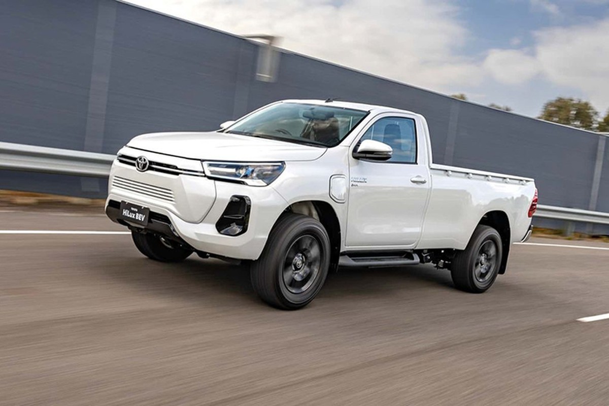 Bán tải Toyota Hilux 2025 bản thuần điện lộ diện tại Thái Lan Bán tải Toyota Hilux 2025 bản thuần điện lộ diện tại Thái Lan