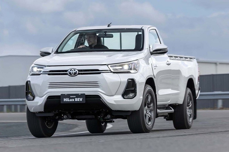 Bán tải Toyota Hilux 2025 bản thuần điện lộ diện tại Thái Lan Bán tải Toyota Hilux 2025 bản thuần điện lộ diện tại Thái Lan
