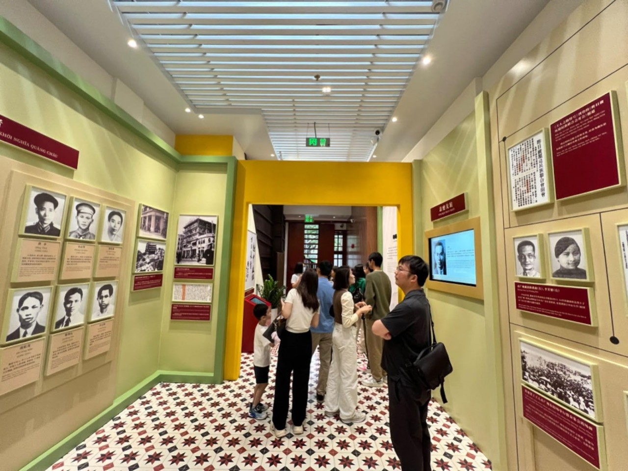 Tổng lãnh sự quán Việt Nam tại Quảng Châu tổ chức chương trình giáo dục truyền thống nhân kỷ niệm 134 năm Ngày sinh Chủ tịch Hồ Chí Minh