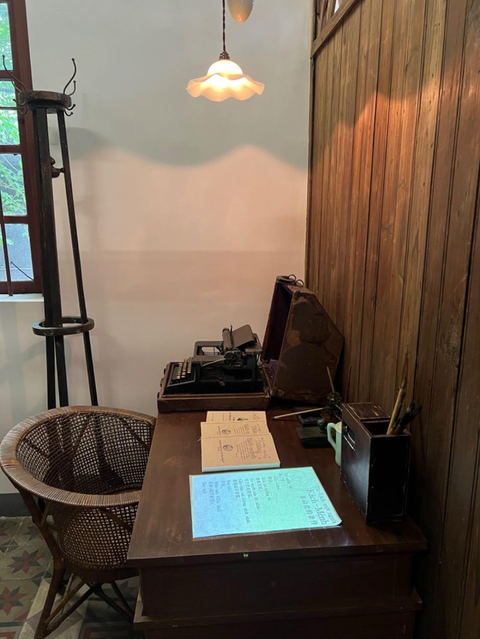 Tổng lãnh sự quán Việt Nam tại Quảng Châu tổ chức chương trình giáo dục truyền thống nhân kỷ niệm 134 năm Ngày sinh Chủ tịch Hồ Chí Minh