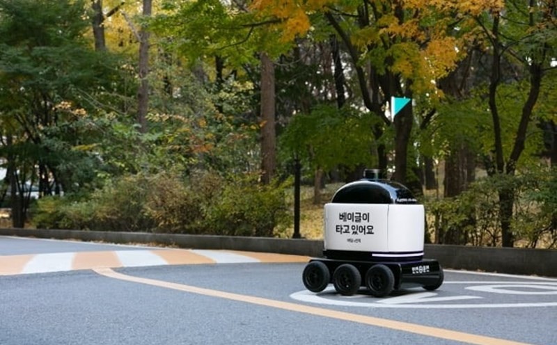 Robot giao hàng sắp phổ biến trên đường phố Hàn Quốc Robot giao hàng sắp phổ biến trên đường phố Hàn Quốc
