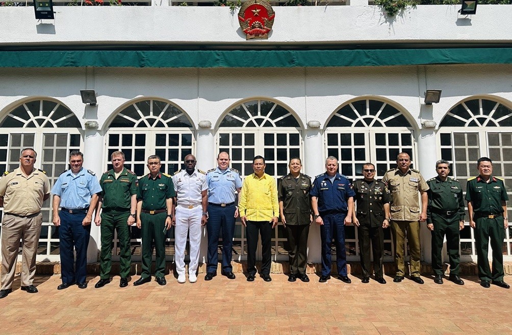 Giới thiệu chính sách đối ngoại và quốc phòng Việt Nam tại Venezuela Giới thiệu chính sách đối ngoại và quốc phòng Việt Nam tại Venezuela