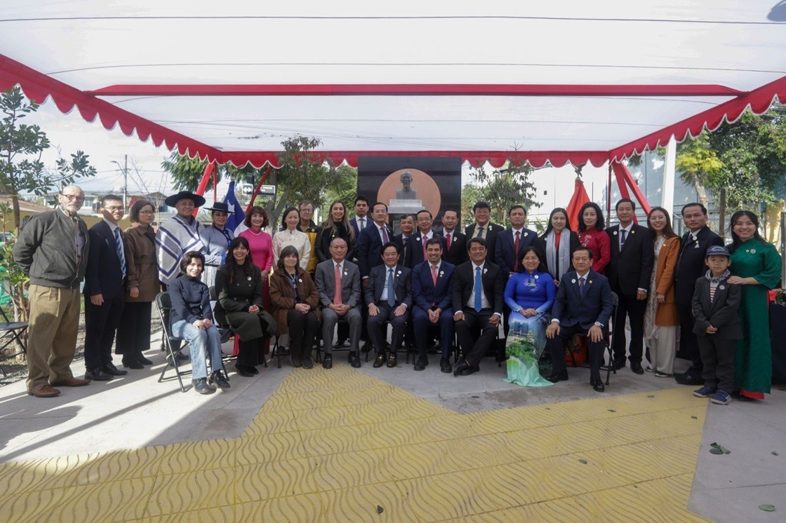 Khánh thành công trình tôn tạo công viên Hồ Chí Minh tại thủ đô Santiago, Chile Khánh thành công trình tôn tạo công viên Hồ Chí Minh tại thủ đô Santiago, Chile