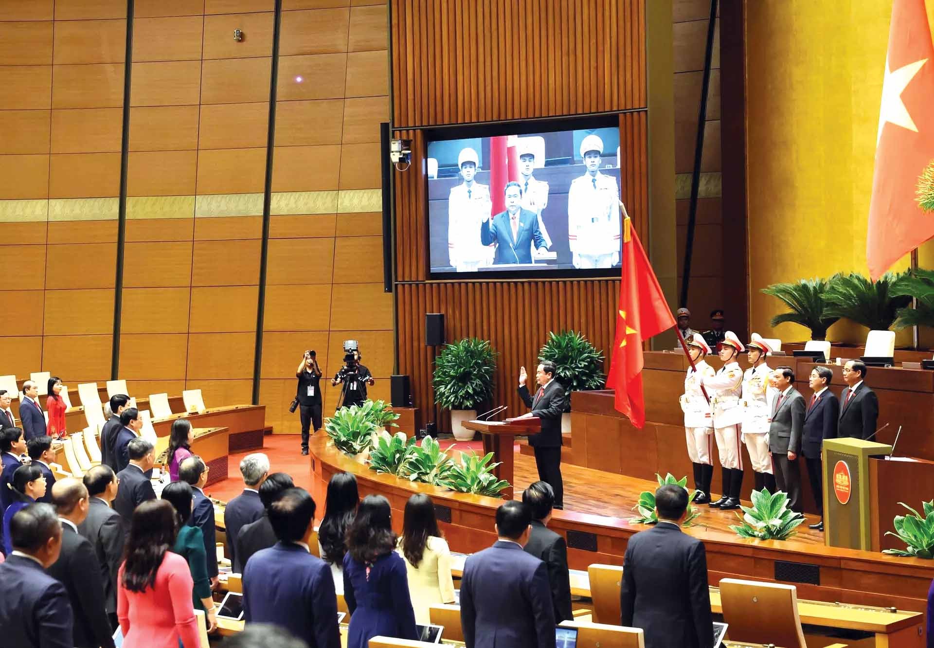 Chủ tịch Quốc hội Trần Thanh Mẫn tuyên thệ nhậm chức. (Nguồn: TTXVN) Chủ tịch Quốc hội Trần Thanh Mẫn tuyên thệ nhậm chức. (Nguồn: TTXVN)