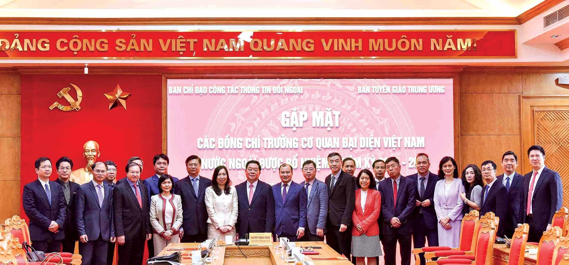Trưởng ban Tuyên giáo Trung ương Nguyễn Trọng Nghĩa gặp mặt các Trưởng cơ quan đại diện Việt Nam ở nước ngoài nhiệm kỳ 2024-2027, tháng 2/2024. (Ảnh: Nguyễn Hồng) Trưởng ban Tuyên giáo Trung ương Nguyễn Trọng Nghĩa gặp mặt các Trưởng cơ quan đại diện Việt Nam ở nước ngoài nhiệm kỳ 2024-2027, tháng 2/2024. (Ảnh: Nguyễn Hồng)