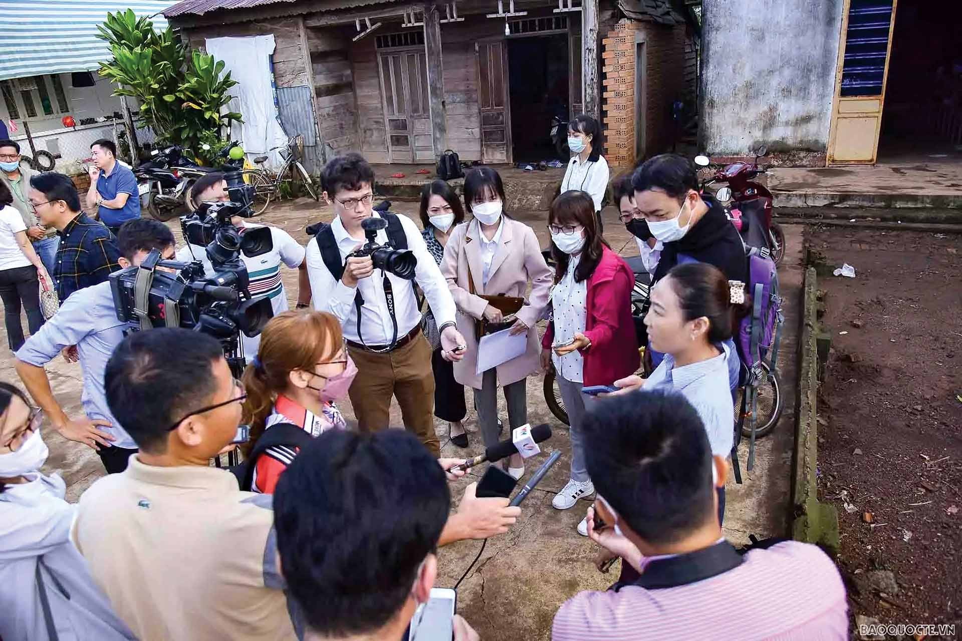 Công tác thông tin đối ngoại: Từ tư duy ‘mới’ đến cách làm ‘mới’ Công tác thông tin đối ngoại: Từ tư duy ‘mới’ đến cách làm ‘mới’