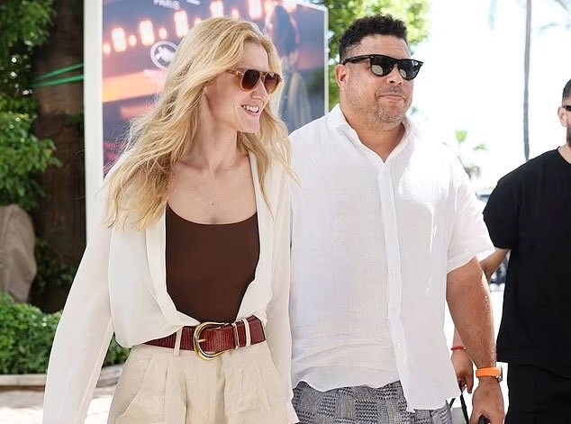 Huyền thoại bóng đá Brazil Ronaldo và vợ siêu mẫu dự Liên hoan phim Cannes 2024 Huyền thoại bóng đá Brazil Ronaldo và vợ siêu mẫu dự Liên hoan phim Cannes 2024