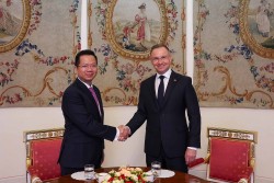 Đại sứ Hà Hoàng Hải trình Thư ủy nhiệm lên Tổng thống Ba Lan Andrzej Duda