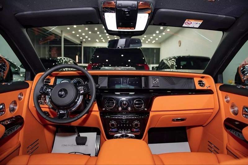 Xe siêu sang Rolls-Royce Phantom VIII chào giá 63,5 tỷ đồng tại Việt Nam Xe siêu sang Rolls-Royce Phantom VIII chào giá 63,5 tỷ đồng tại Việt Nam