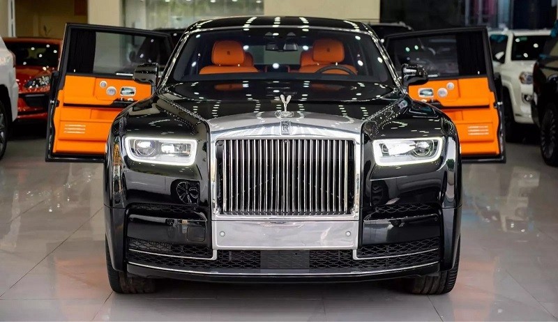 Xe siêu sang Rolls-Royce Phantom VIII chào giá 63,5 tỷ đồng tại Việt Nam Xe siêu sang Rolls-Royce Phantom VIII chào giá 63,5 tỷ đồng tại Việt Nam