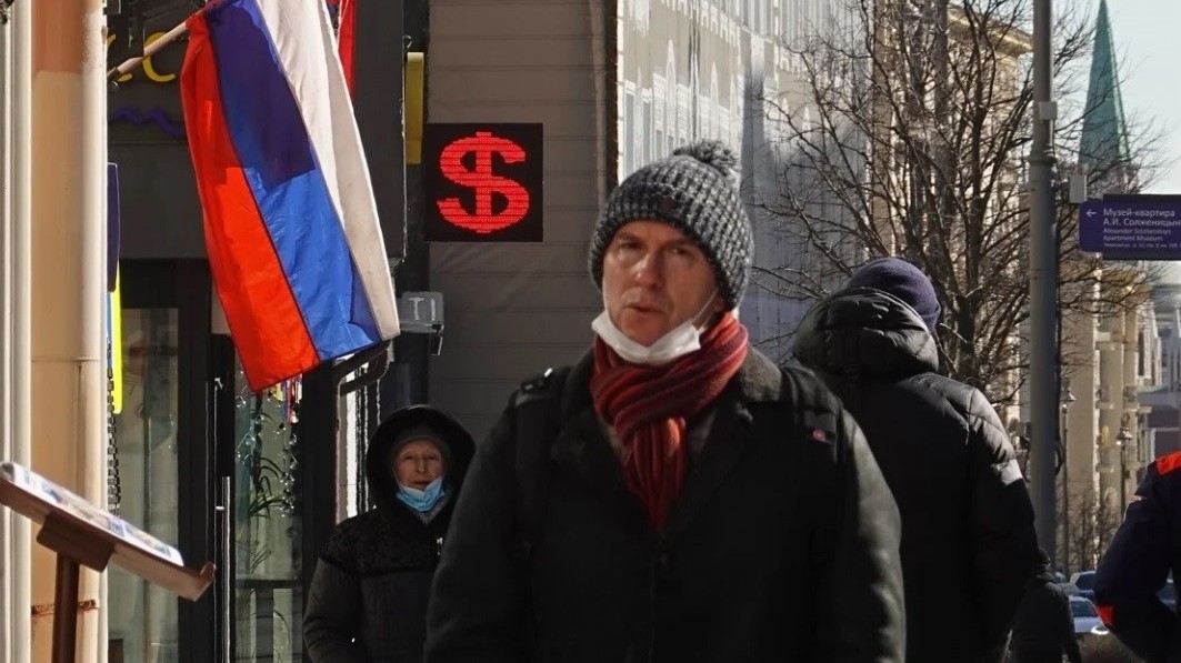 Nhiều ngân hàng quay lưng với Nga, các công ty Trung Quốc 'như ngồi trên đống lửa' vì không thể giao dịch với 'khách sộp'