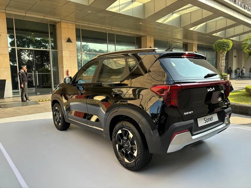 Đuôi xe được tinh chỉnh mới lạ hơn Đuôi xe được tinh chỉnh mới lạ hơn