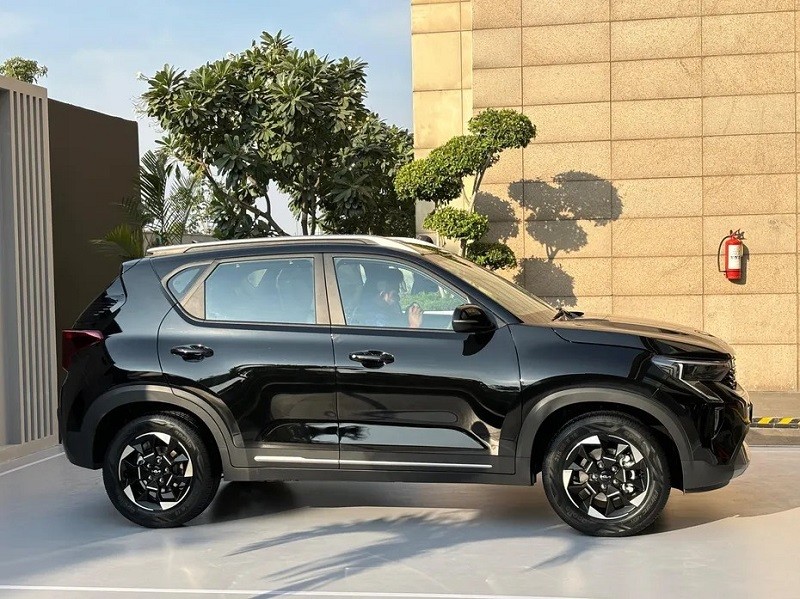 Kích thước chiều dài và chiều cao tăng so với thế hệ cũ Kích thước chiều dài và chiều cao tăng so với thế hệ cũ