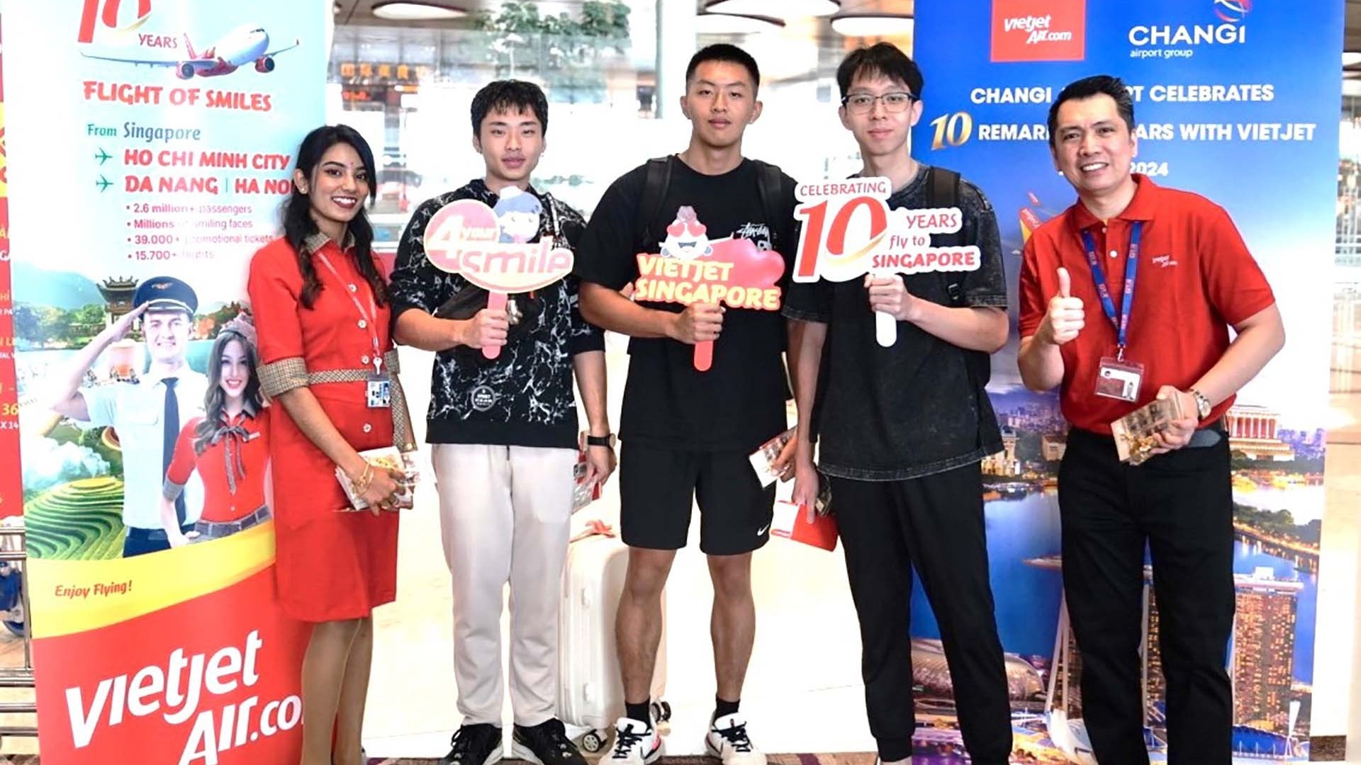 Vietjet mở bán vé chỉ từ 0 đồng tri ân khách hàng dịp kỷ niệm 10 năm bay Singapore