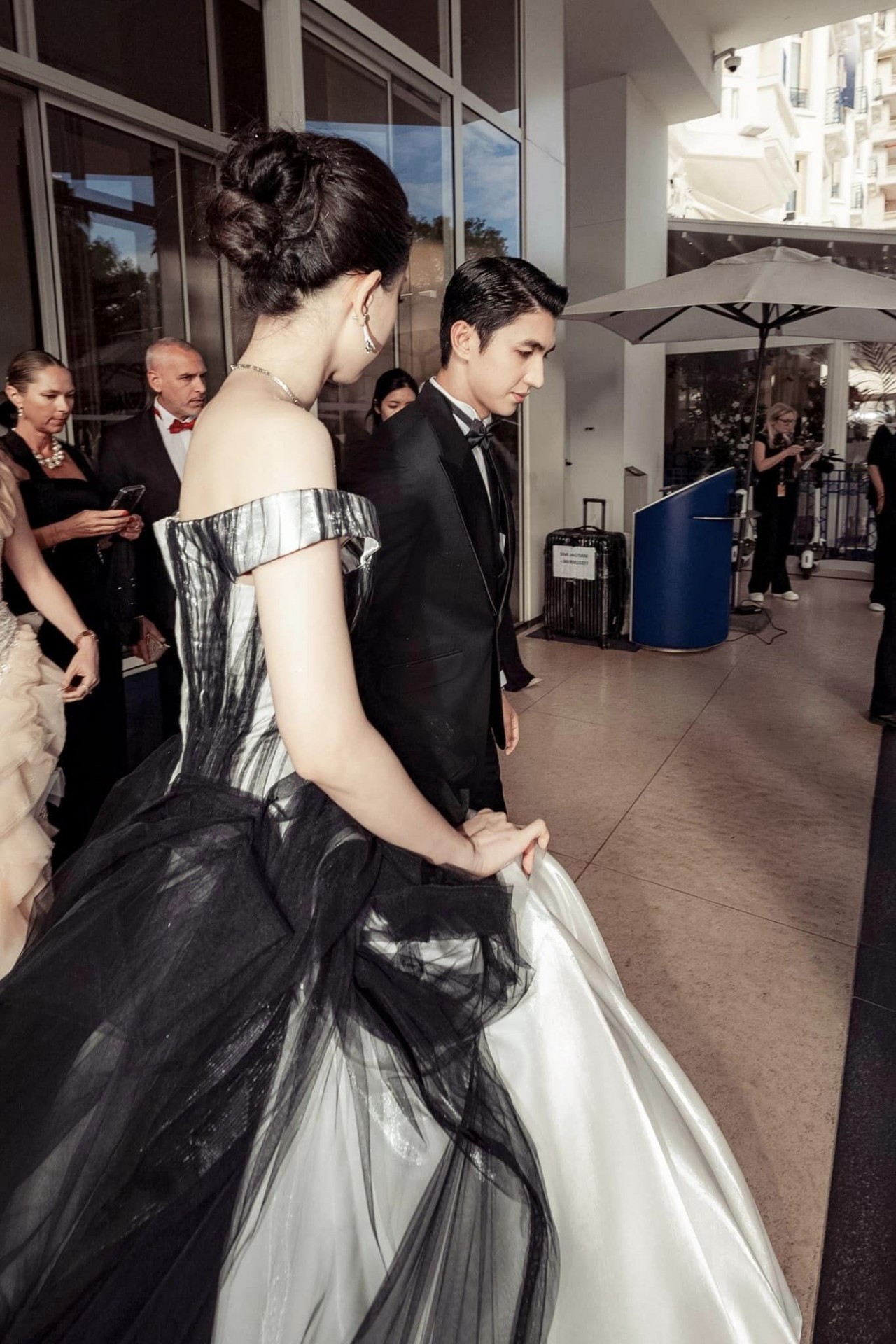 Á hậu Phương Nga