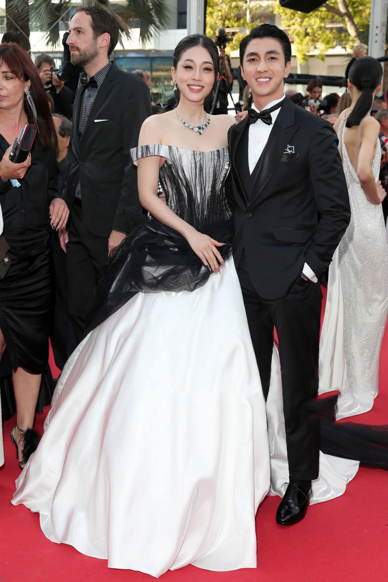 Á hậu Phương Nga sánh bước bên ông xã tại LHP Cannes 2024