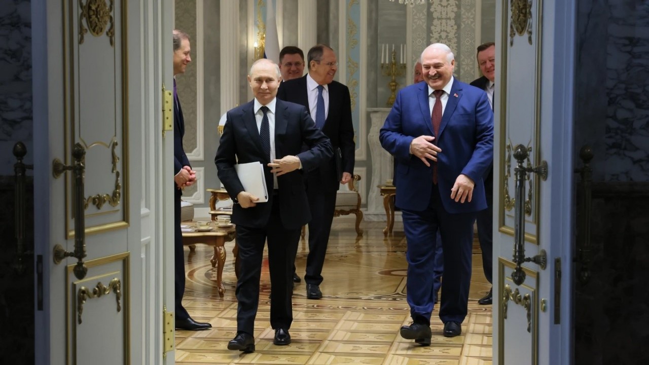 Ảnh ấn tượng (20-26/5): Nga nói đàm phán với Ukraine phải dựa trên ‘lẽ thường’, Kiev khẳng định tên lửa S-300/S-400 hoạt động ở ‘chảo lửa’ Kharkov