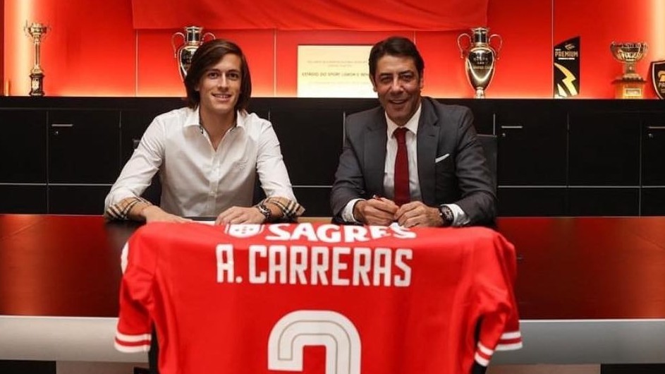 Hậu vệ Alvaro Fernandez - cầu thủ đầu tiên rời MU