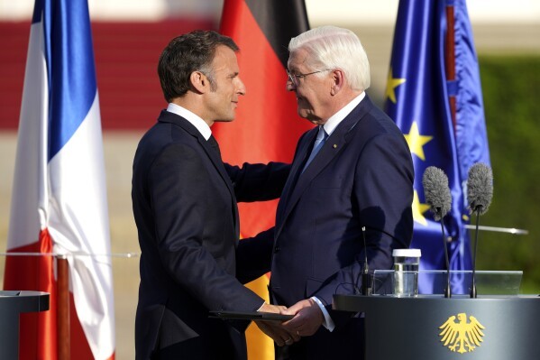 Tổng thống Đức Frank-Walter Steinmeier và Tổng thống Pháp Emmanuel Macron trả lời báo chí, tại thủ đô Berlin ngày 26/5/2024. (Nguồn: Reuters) Tổng thống Đức Frank-Walter Steinmeier và Tổng thống Pháp Emmanuel Macron trả lời báo chí, tại thủ đô Berlin ngày 26/5/2024. (Nguồn: Reuters)