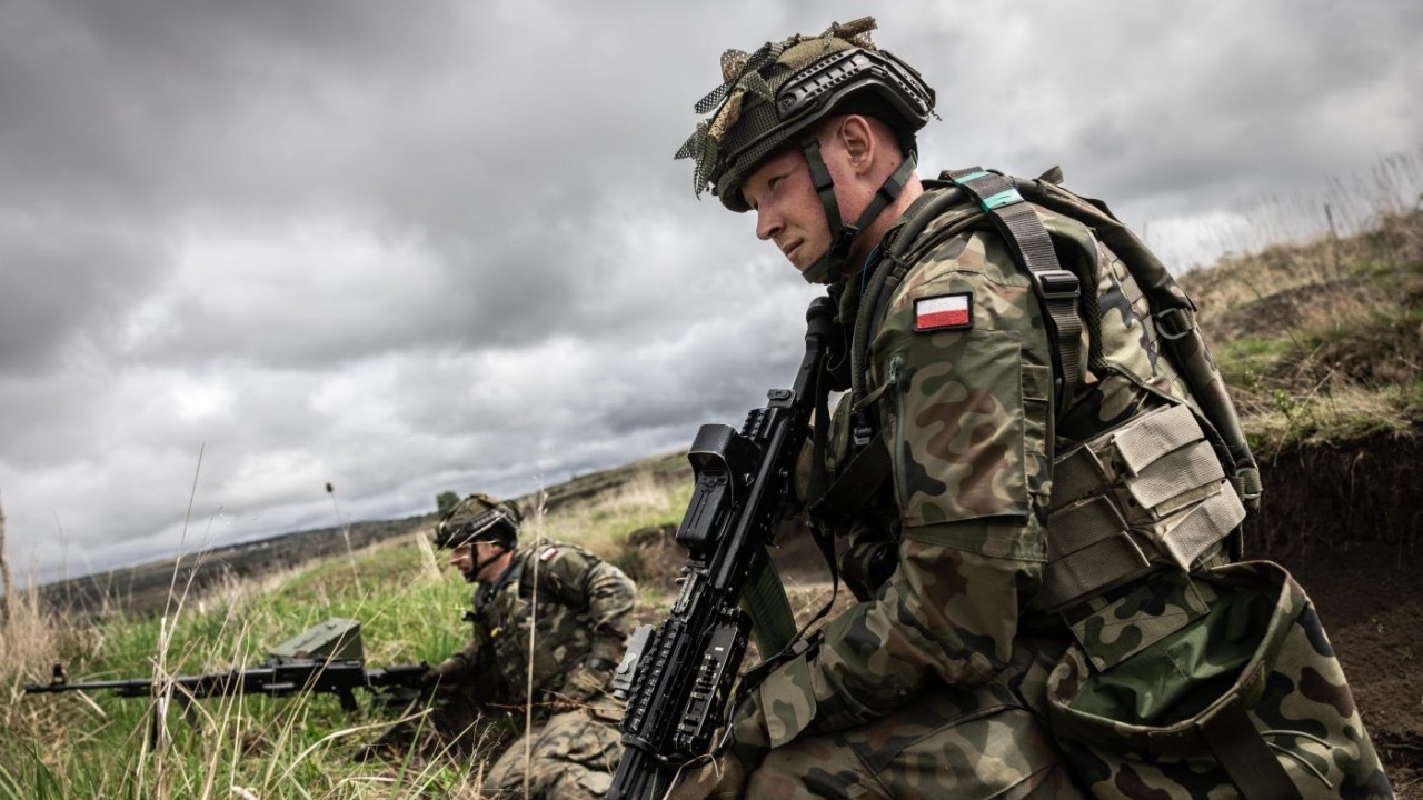 Điểm tin thế giới sáng 19/2: Hàn Quốc triển khai tên lửa phá boongke, Nga sẵn sàng đàm phán Ukraine, EC tạo điều kiện tăng chi tiêu quốc phòng