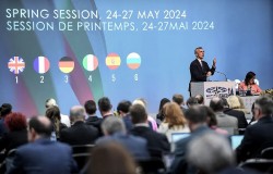 Khối lập pháp NATO ra tuyên bố hối phương Tây 'cởi trói' để Ukraine dùng thứ này tấn công Nga, Điện Kremlin nói liên minh quân sự đi quá xa