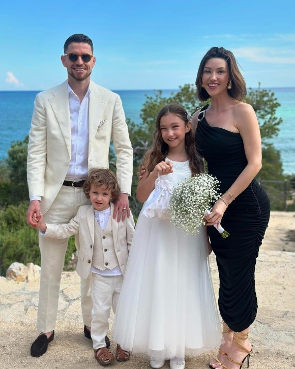 Mùa giải 2023/24 kết thúc, hình ảnh các cầu thủ Arsenal đi nghỉ cùng người thân Mùa giải 2023/24 kết thúc, hình ảnh các cầu thủ Arsenal đi nghỉ cùng người thân